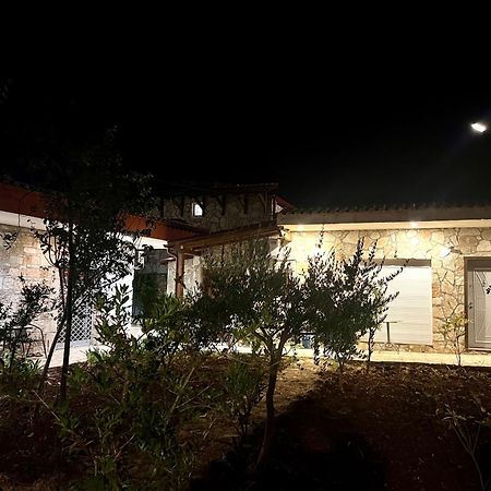 Jardin Miraculeux Hotel Himare Exterior foto