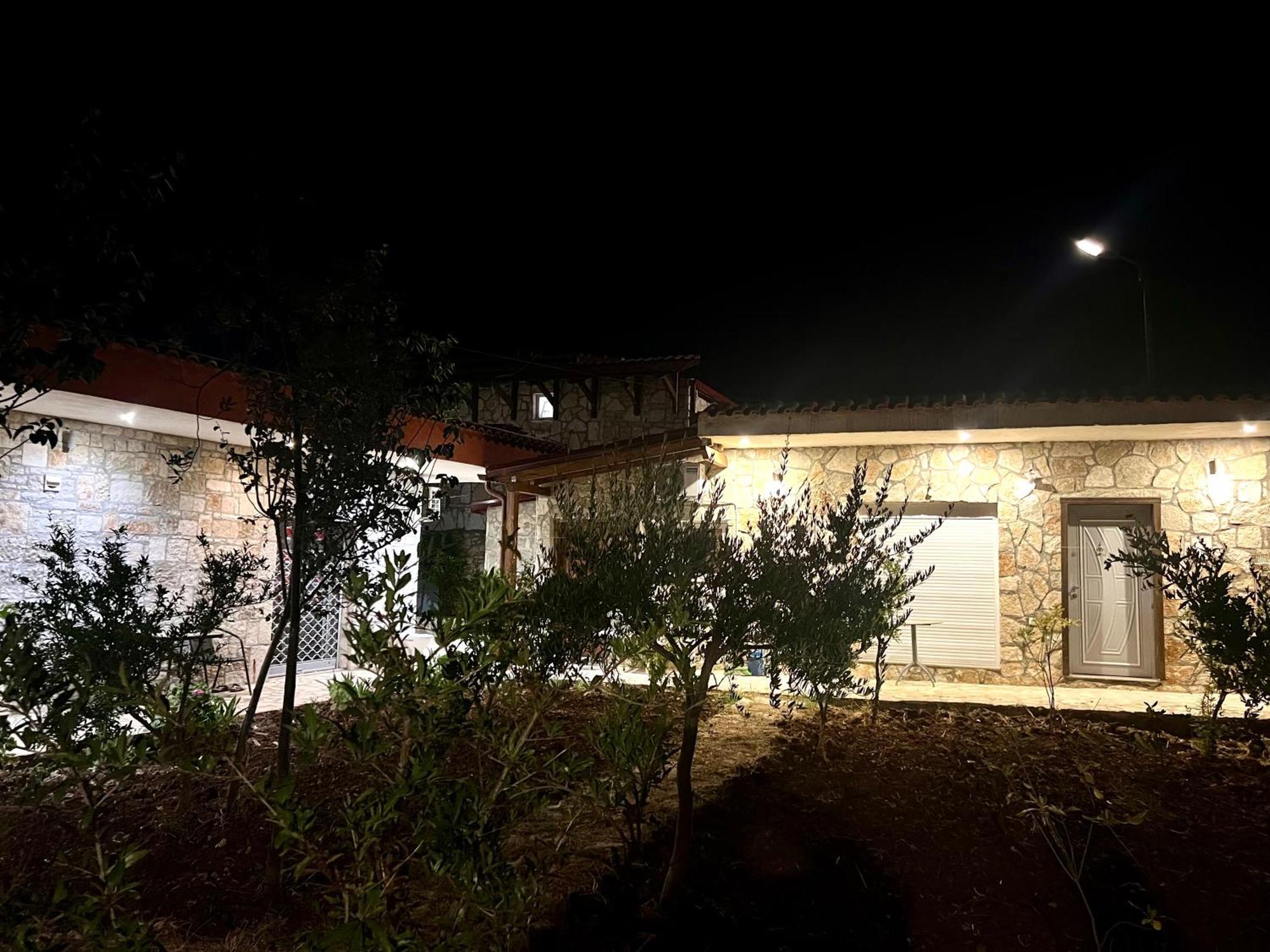 Jardin Miraculeux Hotel Himare Exterior foto