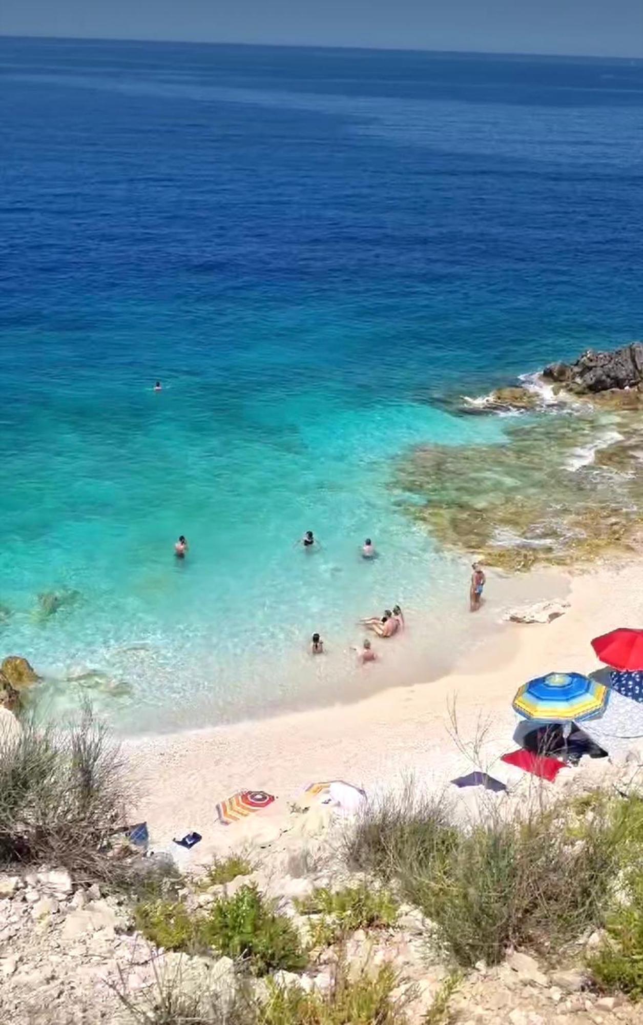 Jardin Miraculeux Hotel Himare Exterior foto