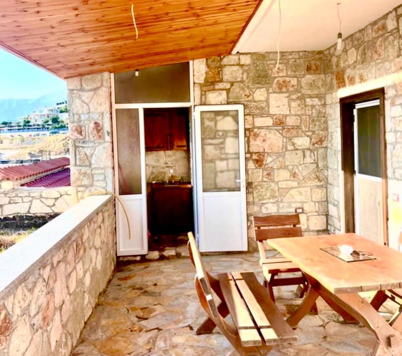 Jardin Miraculeux Hotel Himare Exterior foto