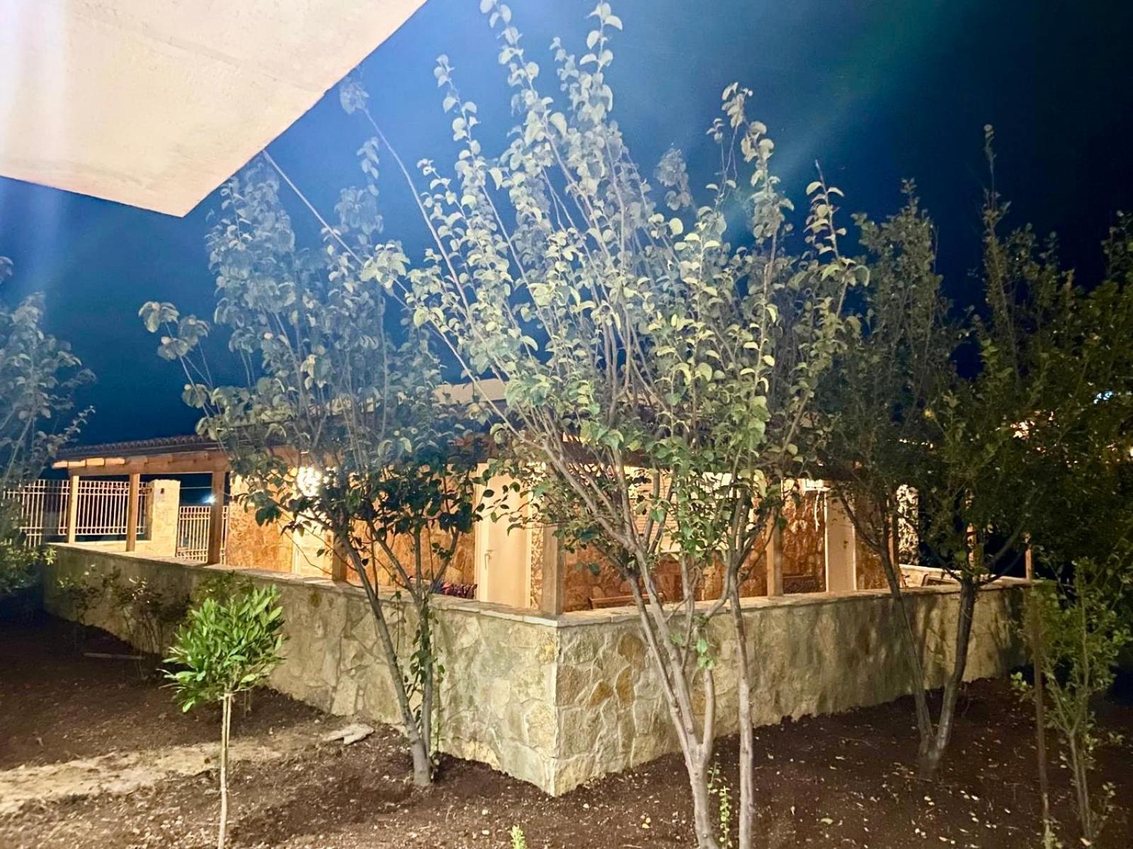 Jardin Miraculeux Hotel Himare Exterior foto