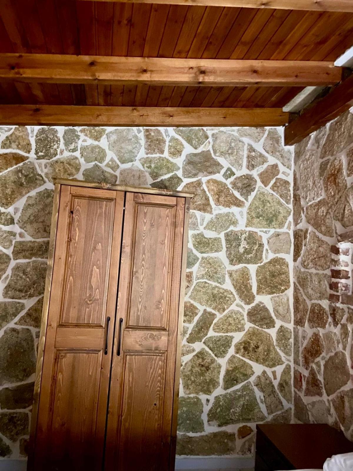 Jardin Miraculeux Hotel Himare Exterior foto
